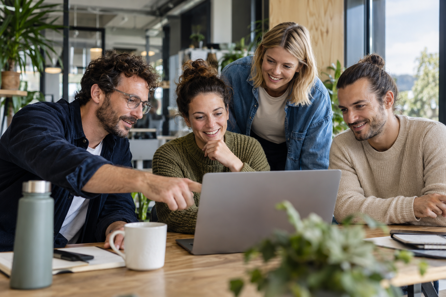 Illustrative Zusammenarbeit eines Teams im Büro
